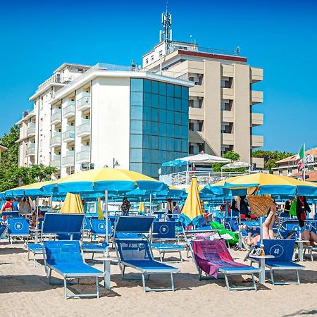 בלריה-איגאה מרינה Hotel Ambasciatori מראה חיצוני תמונה