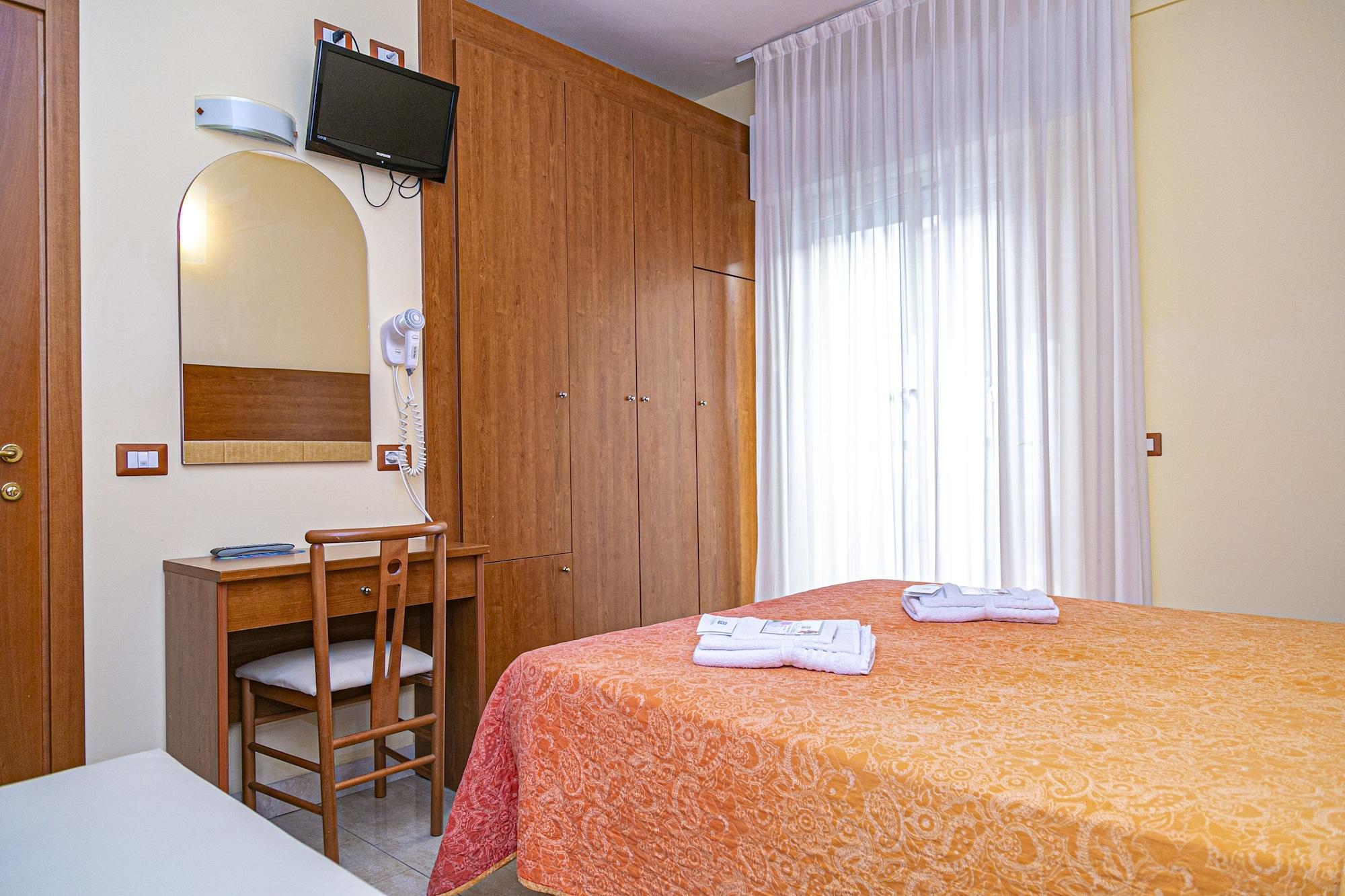 בלריה-איגאה מרינה Hotel Ambasciatori מראה חיצוני תמונה